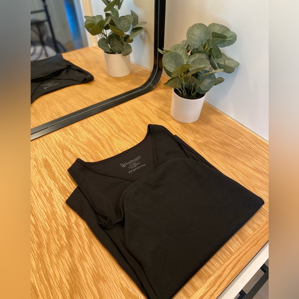 Lalabu Women’s Black Size Small Baby Wearing Soothe Shirt